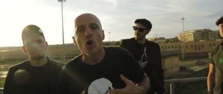 il-lago-che-combatte-videoclip