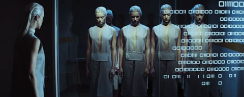 El reemplazo de las personas en el video musical Mercy 