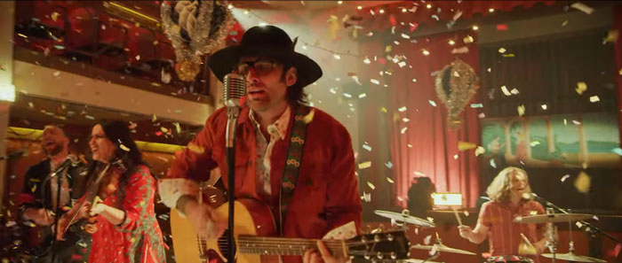 il video ufficiale di I'll Wait