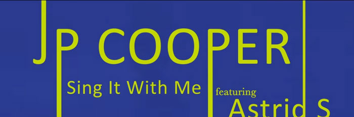 frame del lyric video di sing it with me