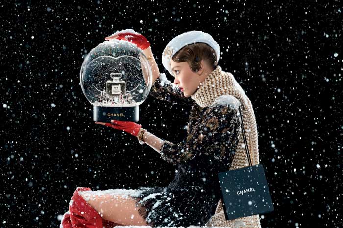 Pubblicita Chanel N 5 Modella E Canzone Spot Natale 19 Nuove Canzoni