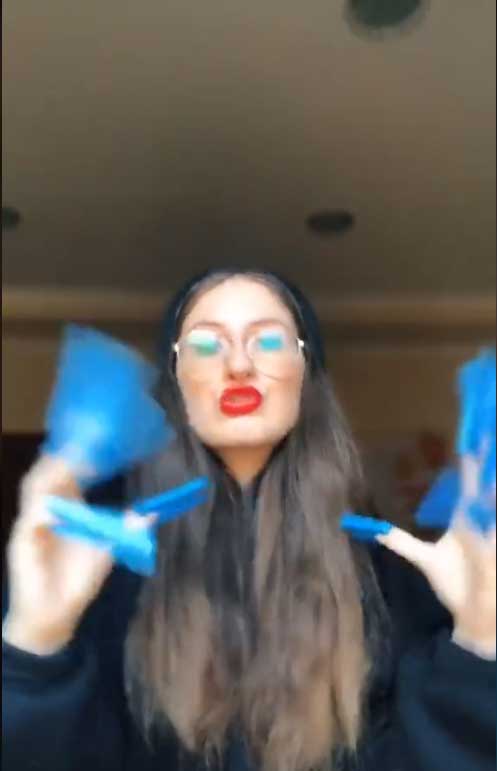 Claudia Ciccateri canta io gucci tu ciucci