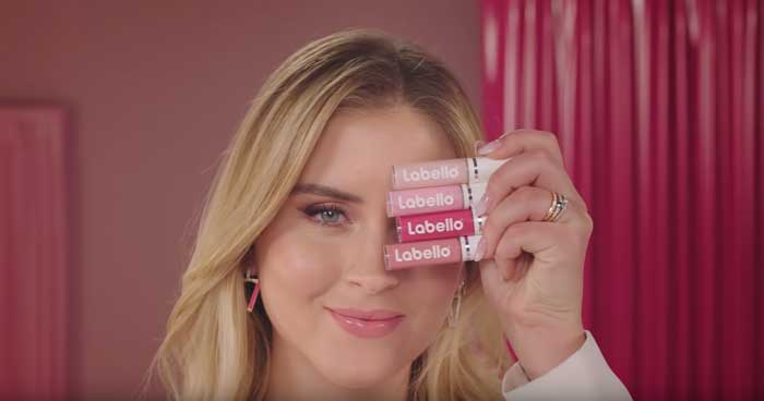 pubblicità Labello Lip Oil 2021