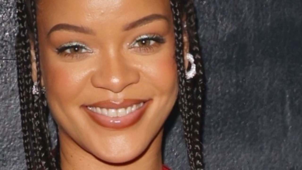 Rihanna proclamata eroina nazionale